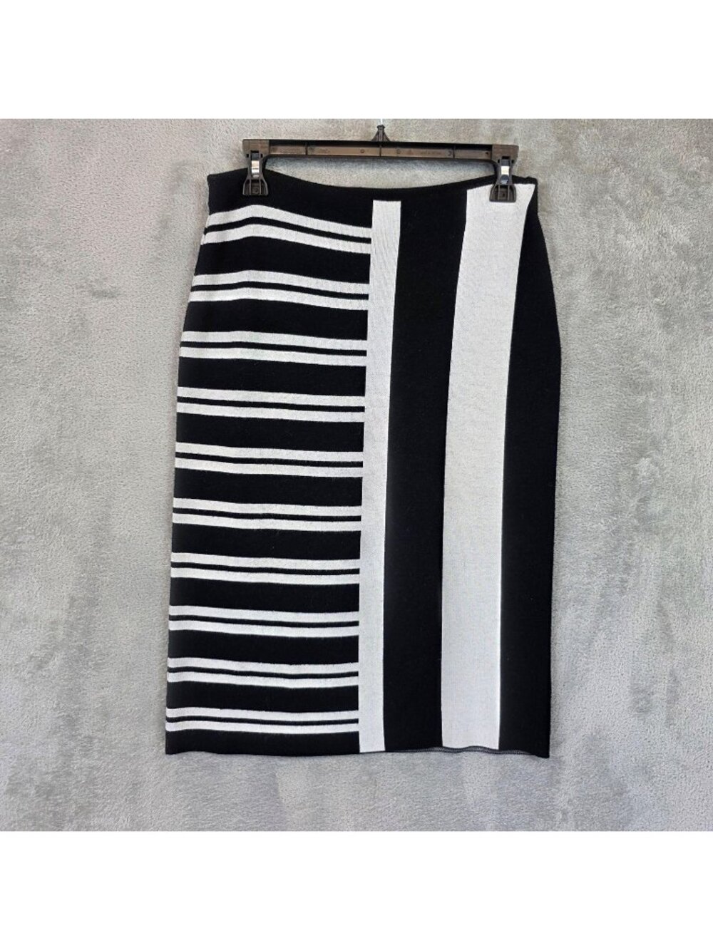 Theory Skirt Womens M Black White Stripe Knit Pencil Knee Length Stretch